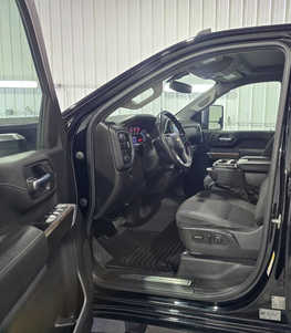 2020 Chevrolet 2500 Crew Cab, $34495. Photo 7