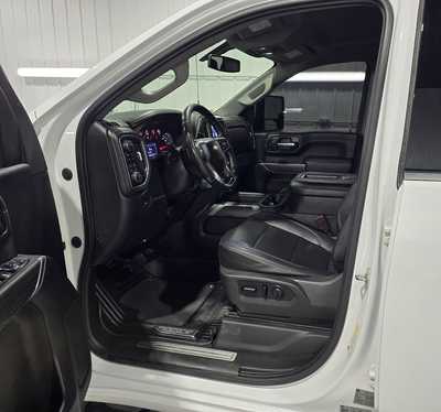 2021 Chevrolet 2500 Crew Cab, $38495. Photo 6