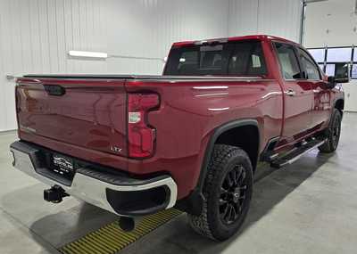 2022 Chevrolet 2500 Crew Cab, $42995. Photo 5