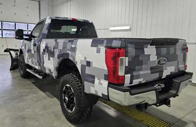 2017 Ford F250 Reg Cab, $39995. Photo 6