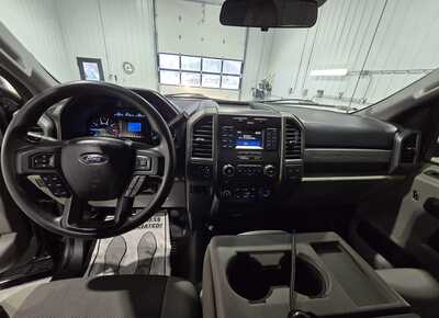 2017 Ford F250 Reg Cab, $39995. Photo 9