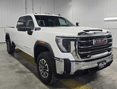 2024 GMC 2500 Crew Cab, $46995. Photo 4