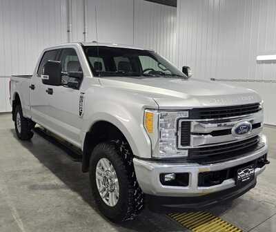 2017 Ford F250 Crew Cab, $24995. Photo 4