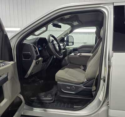 2017 Ford F250 Crew Cab, $24995. Photo 7