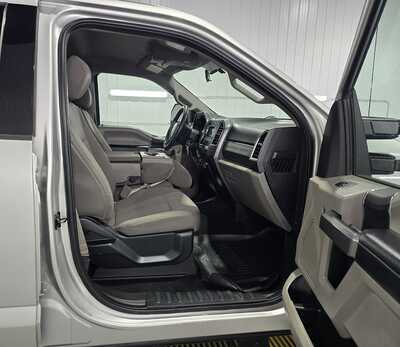2017 Ford F250 Crew Cab, $24995. Photo 9