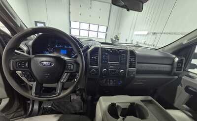 2017 Ford F350 Reg Cab, $32495. Photo 9