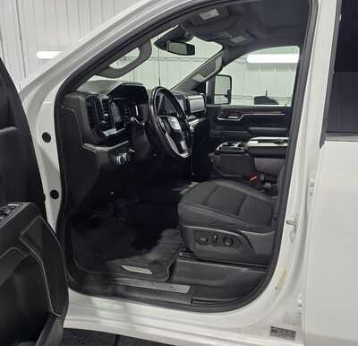 2024 GMC 3500 Crew Cab, $55295. Photo 7