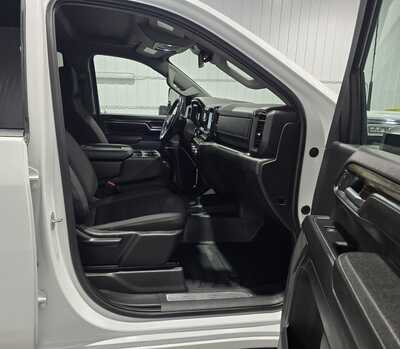 2024 GMC 3500 Crew Cab, $53795. Photo 9