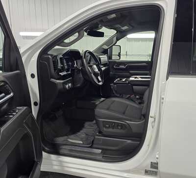 2025 GMC 3500 Crew Cab, $55995. Photo 6