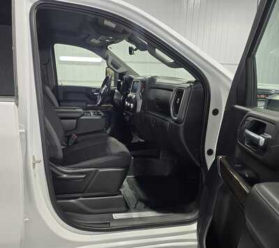 2021 GMC 2500 Crew Cab, $37995. Photo 9