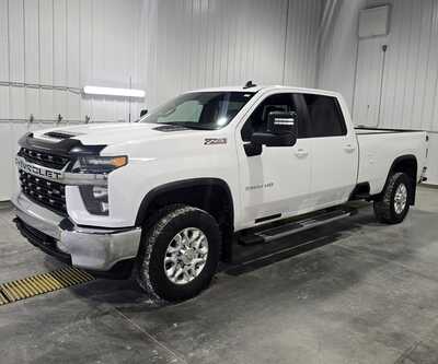 2022 Chevrolet 2500 Crew Cab, $38495. Photo 2