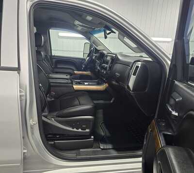 2015 Chevrolet 2500 Crew Cab, $28995. Photo 9