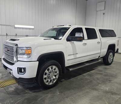 2018 GMC 2500 Crew Cab, $38995. Photo 2