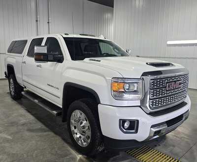 2018 GMC 2500 Crew Cab, $38995. Photo 4