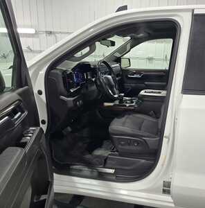 2022 Chevrolet 1500 Crew Cab, $33595. Photo 7