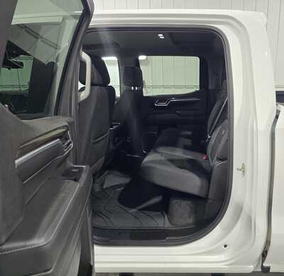 2022 Chevrolet 1500 Crew Cab, $33595. Photo 8