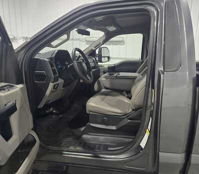 2017 Ford F350 Crew Cab, $30595. Photo 7