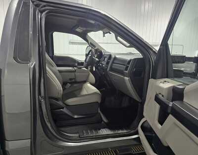 2017 Ford F350 Crew Cab, $30595. Photo 8