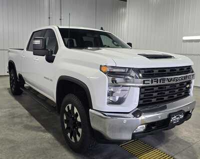 2020 Chevrolet 2500 Crew Cab, $29595. Photo 4
