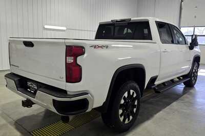 2020 Chevrolet 2500 Crew Cab, $29595. Photo 5