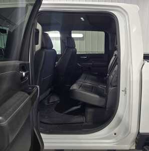 2020 Chevrolet 2500 Crew Cab, $29595. Photo 7