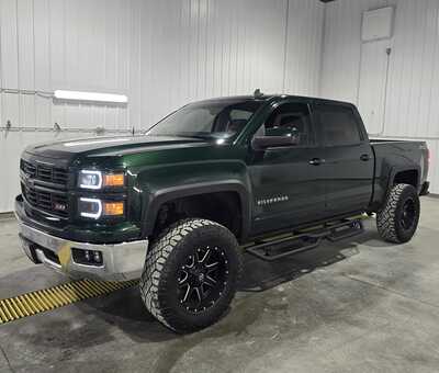 2015 Chevrolet 1500 Crew Cab, $17995. Photo 2
