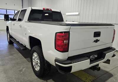 2017 Chevrolet 3500 Crew Cab, $33995. Photo 6