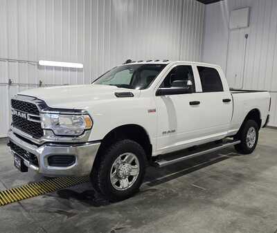 2020 RAM 3500 Crew Cab, $30495. Photo 2