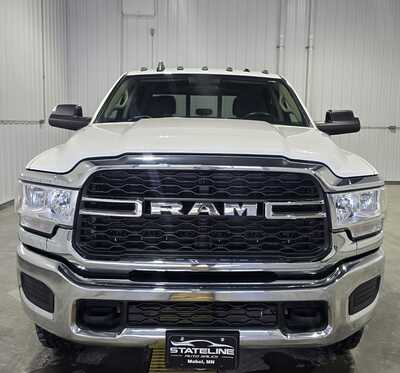 2020 RAM 3500 Crew Cab, $30495. Photo 3