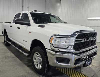 2020 RAM 3500 Crew Cab, $30495. Photo 4