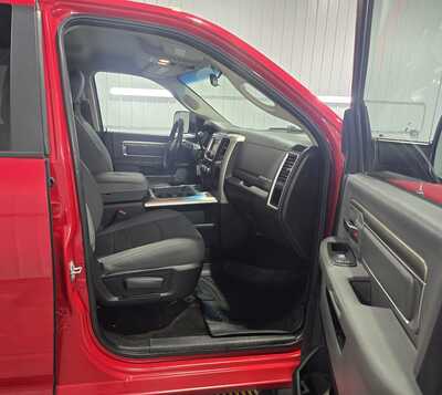 2017 RAM 3500 Crew Cab, $28795. Photo 8