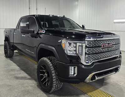 2020 GMC 3500 Crew Cab, $39995. Photo 4