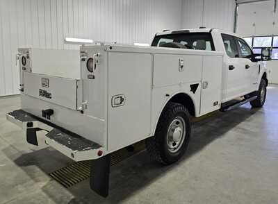 2020 Ford F350 Crew Cab, $34495. Photo 5