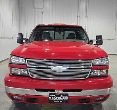 2005 Chevrolet 3500 Ext Cab, $32995. Photo 3
