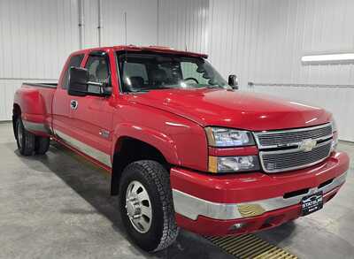 2005 Chevrolet 3500 Ext Cab, $32995. Photo 4