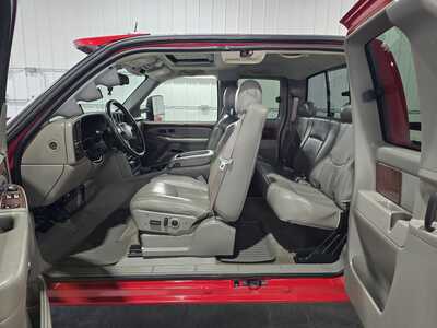 2005 Chevrolet 3500 Ext Cab, $32995. Photo 7