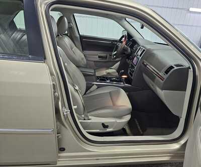 2009 Chrysler 300, $8995. Photo 9