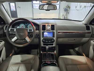2009 Chrysler 300, $8995. Photo 10