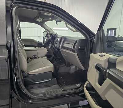 2018 Ford F450-8000, $28995. Photo 11