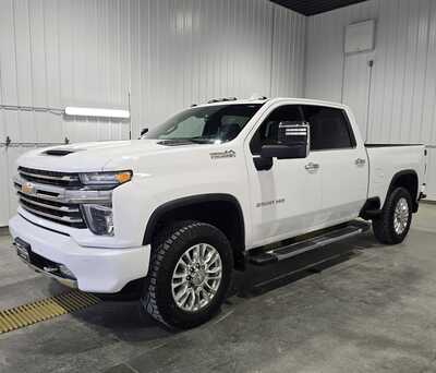 2021 Chevrolet 2500 Crew Cab, $38295. Photo 2