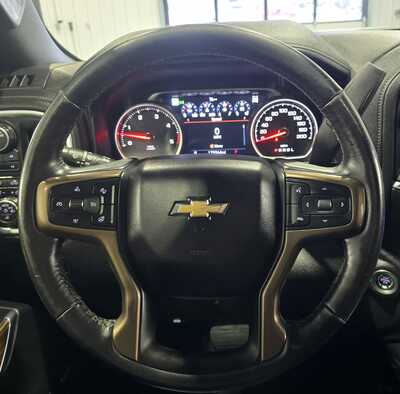 2021 Chevrolet 2500 Crew Cab, $38295. Photo 12