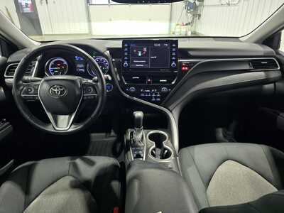 2021 Toyota Camry, $17795. Photo 10