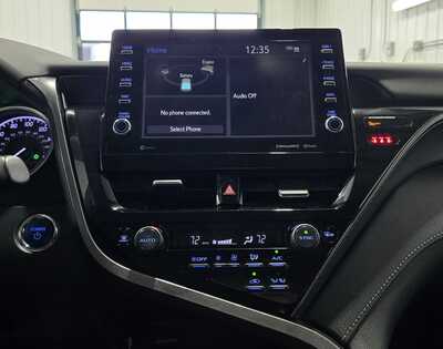 2021 Toyota Camry, $17795. Photo 11