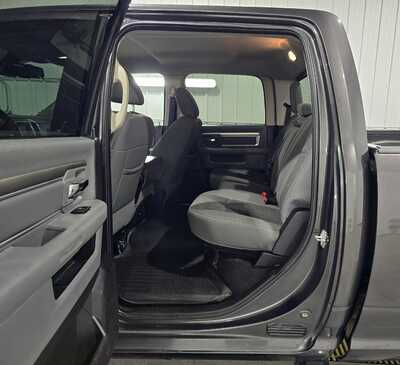 2016 RAM 2500 Crew Cab, $27495. Photo 9