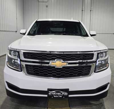 2018 Chevrolet Suburban, $13495. Photo 3