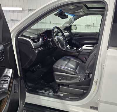 2018 Chevrolet Suburban, $13495. Photo 7