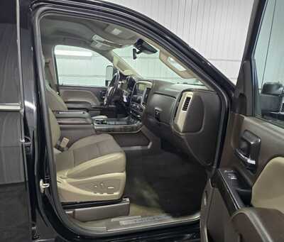 2015 GMC 3500 Crew Cab, $34295. Photo 9