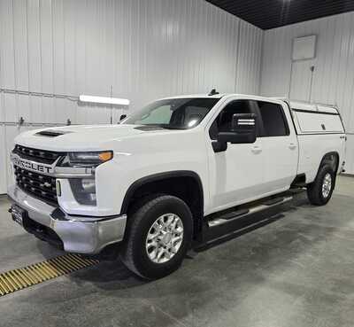 2020 Chevrolet 3500 Crew Cab, $30795. Photo 2