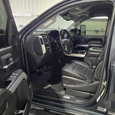 2019 Chevrolet 2500 Crew Cab, $36495. Photo 7