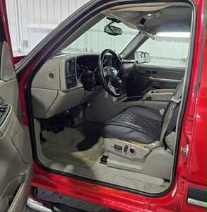 2007 Chevrolet 2500 Crew Cab, $8995. Photo 6